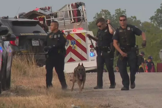 Ít nhất 46 người nhập cư thiệt mạng trong xe đầu kéo tại Mỹ ảnh 2 Ít nhất 46 người nhập cư thiệt mạng trong xe đầu kéo tại Mỹ ảnh 2