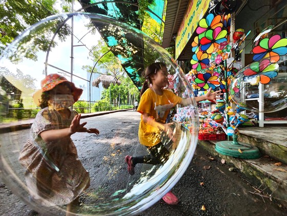 Thảo Cầm viên Sài Gòn nhộn nhịp khách hè ảnh 6 Thảo Cầm viên Sài Gòn nhộn nhịp khách hè ảnh 5