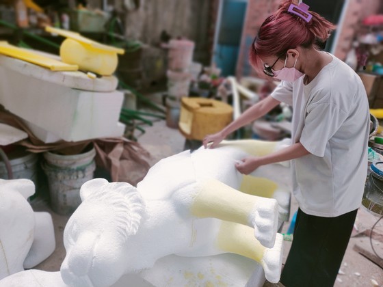 Đường hoa Nguyễn Huệ Tết Nhâm Dần 2022: Hoàn thành 70% khối lượng mô hình ảnh 2