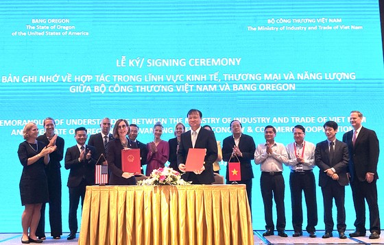 Việt Nam là đối tác thương mại quan trọng của Hoa Kỳ ảnh 2 Việt Nam là đối tác thương mại quan trọng của Hoa Kỳ ảnh 1