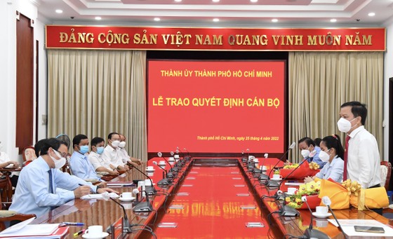 Đồng chí Lê Thị Hờ Rin giữ chức Phó Chủ nhiệm Ủy ban Kiểm tra Thành ủy TPHCM ảnh 6