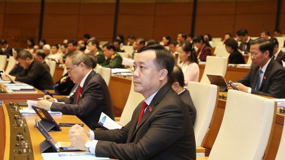 Quốc hội khai mạc trọng thể kỳ họp thứ 4 tại Hội trường Diên Hồng ảnh 6 Quốc hội khai mạc trọng thể kỳ họp thứ 4 tại Hội trường Diên Hồng ảnh 5