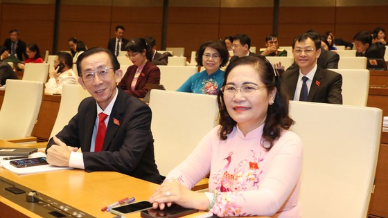 Quốc hội khai mạc trọng thể kỳ họp thứ 4 tại Hội trường Diên Hồng ảnh 9 Quốc hội khai mạc trọng thể kỳ họp thứ 4 tại Hội trường Diên Hồng ảnh 8