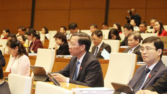 Quốc hội khai mạc trọng thể kỳ họp thứ 4 tại Hội trường Diên Hồng ảnh 8 Quốc hội khai mạc trọng thể kỳ họp thứ 4 tại Hội trường Diên Hồng ảnh 7