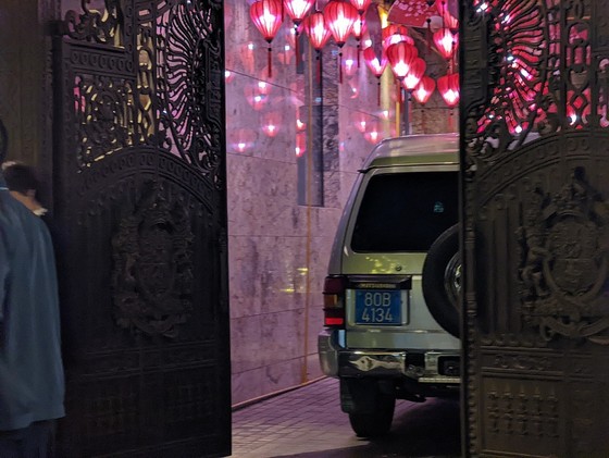 Cảnh khám xét trụ sở Tân Hoàng Minh ảnh 2 Cảnh khám xét trụ sở Tân Hoàng Minh ảnh 2