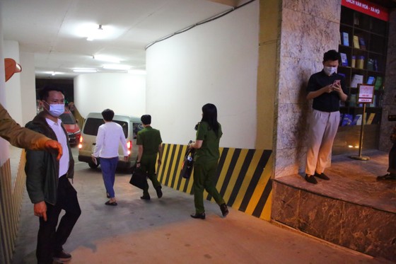 Cảnh khám xét trụ sở Tân Hoàng Minh ảnh 7 Cảnh khám xét trụ sở Tân Hoàng Minh ảnh 7