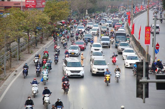 'Né' ùn tắc khi tham gia giao thông ra, vào TPHCM dịp 30-4 và 1-5 như thế nào? ảnh 1