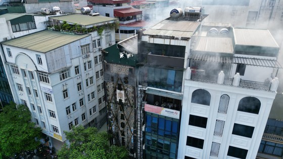 Xác định nguyên nhân ban đầu khiến 3 chiến sĩ cảnh sát hy sinh trong vụ cháy ở quận Cầu Giấy ảnh 1