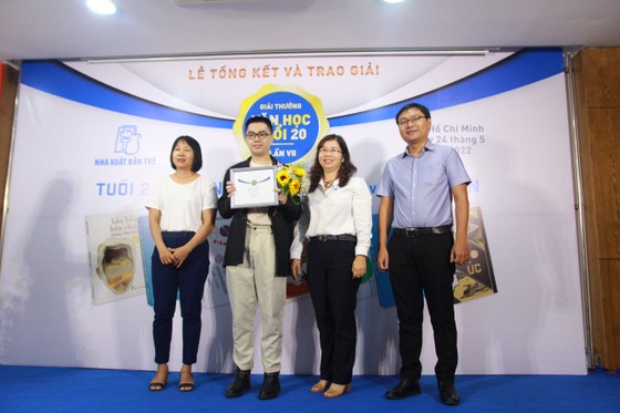Văn học tuổi 20 lần 7: Tiếp tục không tìm ra giải Nhất ảnh 2 Văn học tuổi 20 lần 7: Tiếp tục không tìm ra giải Nhất ảnh 2