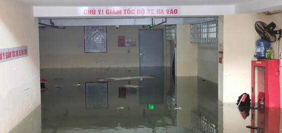 Một số khu vực Đà Nẵng vẫn còn ngập sâu ảnh 8