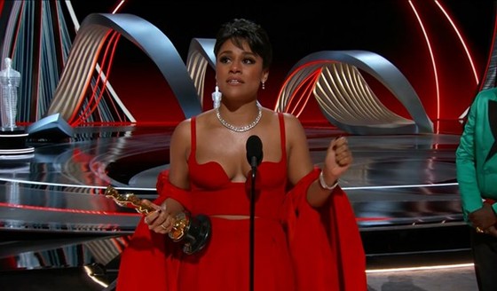 Lễ trao giải Oscar lần thứ 94 tại Nhà hát Dolby, Los Angeles (Mỹ) ảnh 11 Giải Oscar 2022: Đạo diễn nữ Jane Campion trong phim The Power of The Dog giành giải Đạo diễn xuất sắc nhất ảnh 11