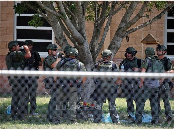 Xả súng tại trường học ở bang Texas (Mỹ), hơn 20 người thiệt mạng ảnh 1