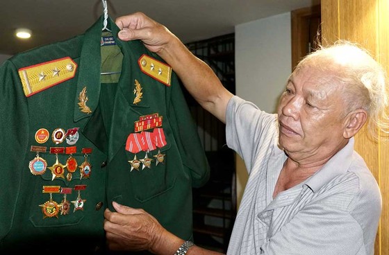 Trọn đời cống hiến ảnh 3