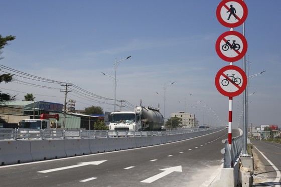 Thông xe cầu vượt Dầu Giây trên quốc lộ 1 ảnh 4