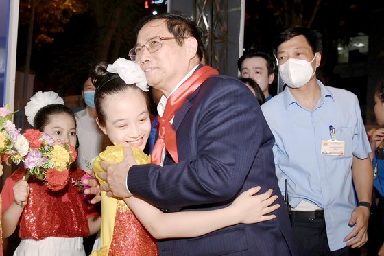 Bảo vệ và giáo dục trẻ em là chiến lược lâu dài của đất nước ảnh 1