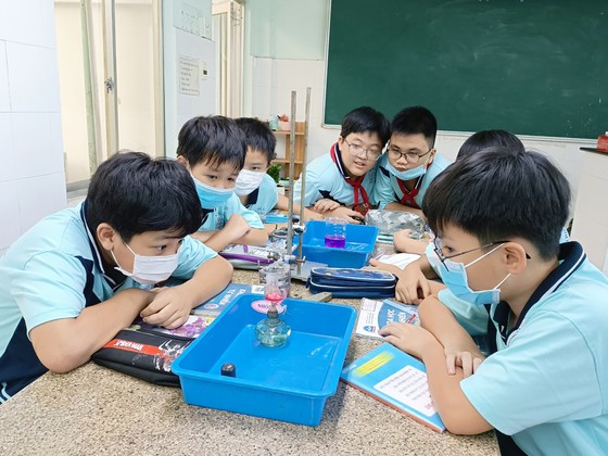 Chông chênh đổi mới giáo dục phổ thông - Thiếu giáo viên - lời than muôn thuở ảnh 2 Chông chênh đổi mới giáo dục phổ thông - Bài 1: Thiếu giáo viên - lời than muôn thuở ảnh 1