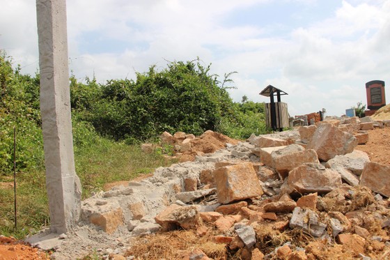 Xây dựng phản cảm, xâm hại di tích tháp cổ gần 1.000 năm tuổi ảnh 5