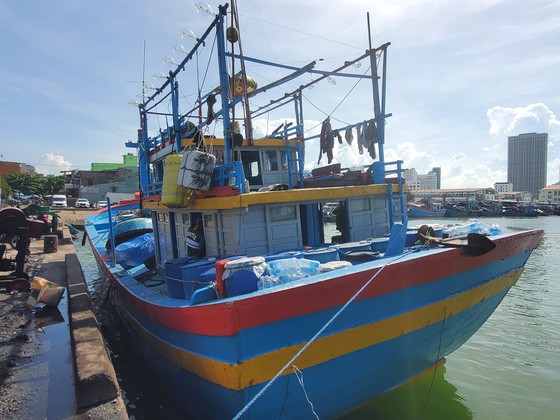 Ngư dân tố bị chèn ép, 'chặt chém' giá dầu ảnh 2