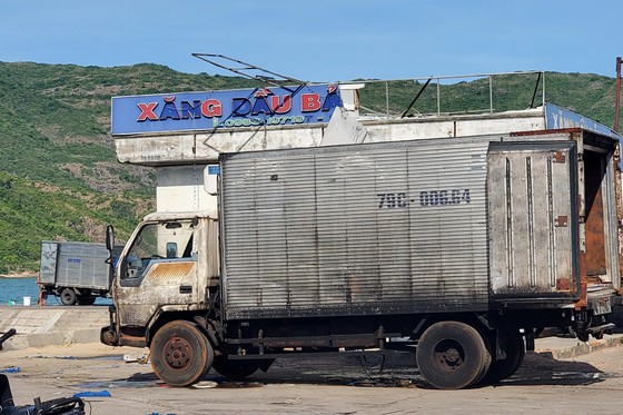 Ngư dân tố bị chèn ép, 'chặt chém' giá dầu ảnh 7