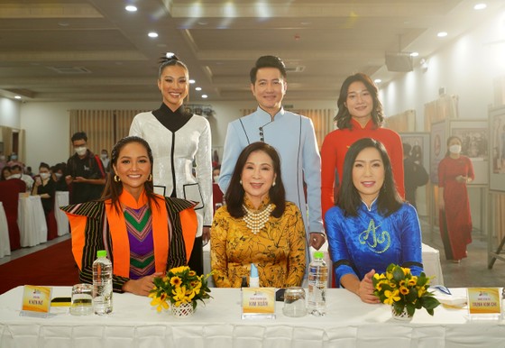 Lễ hội Áo dài TPHCM năm 2022 quảng bá du lịch an toàn ảnh 3 Lễ hội Áo dài TPHCM năm 2022 quảng bá du lịch an toàn ảnh 3