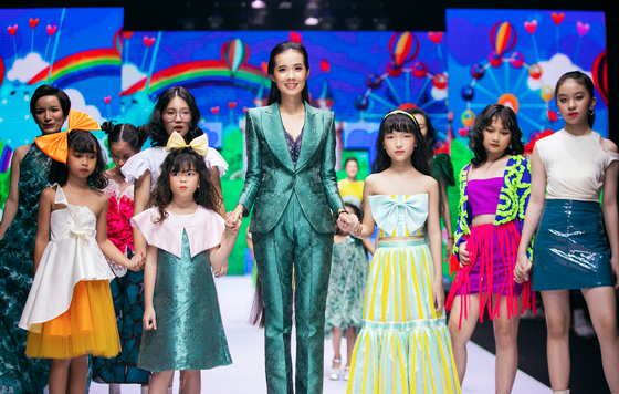 Ý nghĩa, mãn nhãn cùng Tuần lễ Thời trang trẻ em Việt Nam 2022 ảnh 15 Ý nghĩa, mãn nhãn cùng Tuần lễ Thời trang trẻ em Việt Nam 2022 ảnh 15