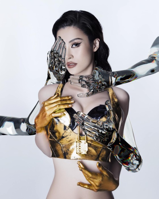 Miss Universe 2018 Catriona Gray làm giám khảo đêm chung kết Hoa hậu Hoàn vũ Việt Nam 2022 ảnh 3 Miss Universe 2018 Catriona Gray làm giám khảo đêm chung kết Hoa hậu Hoàn vũ Việt Nam 2022 ảnh 3