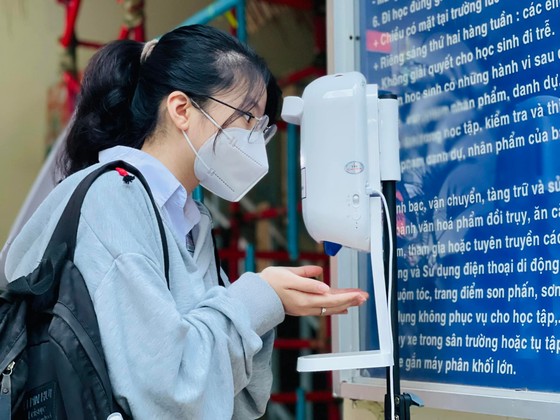 TPHCM: Học sinh các khối 7, 8, 10 và 11 trở lại trường học trực tiếp ảnh 1 TPHCM: Học sinh các khối 7, 8, 10 và 11 trở lại trường học trực tiếp ảnh 1