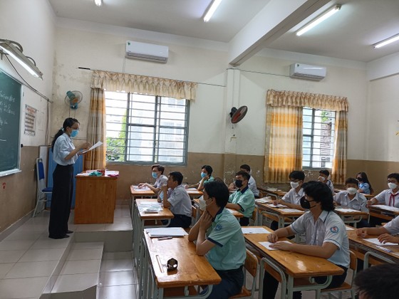 TPHCM: Hơn 93.000 thí sinh bước vào giờ làm bài môn Ngữ văn ảnh 4 TPHCM: Hơn 93.000 thí sinh bước vào giờ làm bài môn Ngữ văn ảnh 4