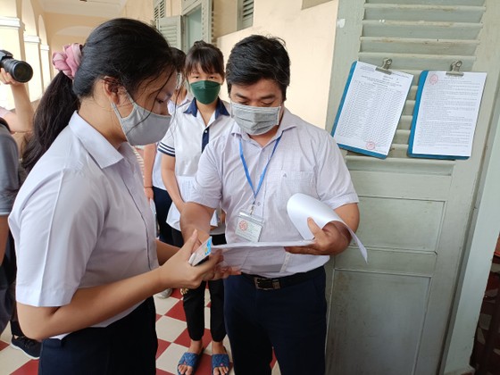 TPHCM: Hơn 93.000 thí sinh bước vào giờ làm bài môn Ngữ văn ảnh 3 TPHCM: Hơn 93.000 thí sinh bước vào giờ làm bài môn Ngữ văn ảnh 3