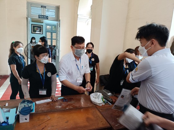 TPHCM: Hơn 93.000 thí sinh bước vào giờ làm bài môn Ngữ văn ảnh 2 TPHCM: Hơn 93.000 thí sinh bước vào giờ làm bài môn Ngữ văn ảnh 2