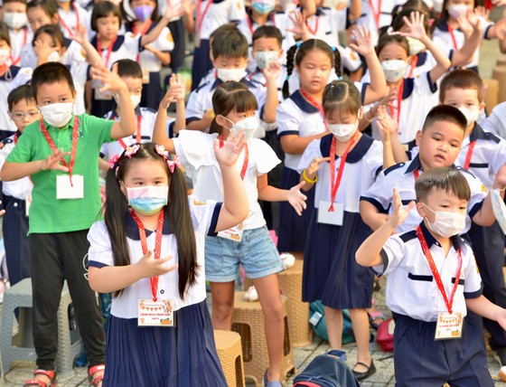 TPHCM: Hơn 1 triệu học sinh nô nức đón ngày tựu trường ảnh 3 TPHCM: Hơn 1 triệu học sinh nô nức đón ngày tựu trường ảnh 2