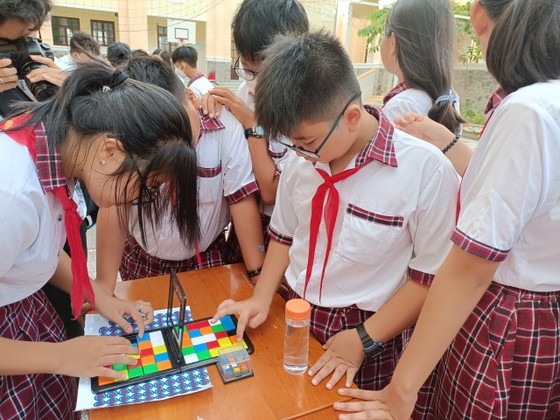 Trường học không vận động tài trợ để hỗ trợ thu nhập cho giáo viên ảnh 1 Trường học không vận động tài trợ để hỗ trợ thu nhập cho giáo viên ảnh 1