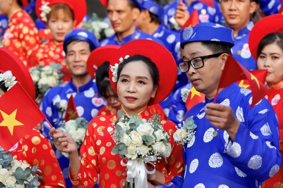 TPHCM: 100 đôi thanh niên công nhân nên duyên trong ngày Tết Độc lập ảnh 7 TPHCM: 100 đôi thanh niên công nhân nên duyên trong ngày Tết Độc lập ảnh 8