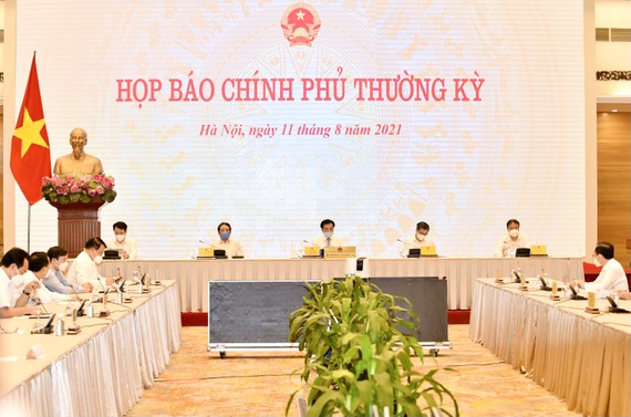 Họp báo Chính phủ tối 11-8