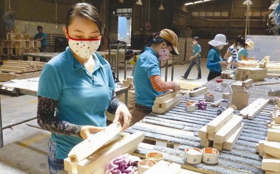 预测越南经济增长十分乐观 越南木製品销往世界各地。(图源:渊远)