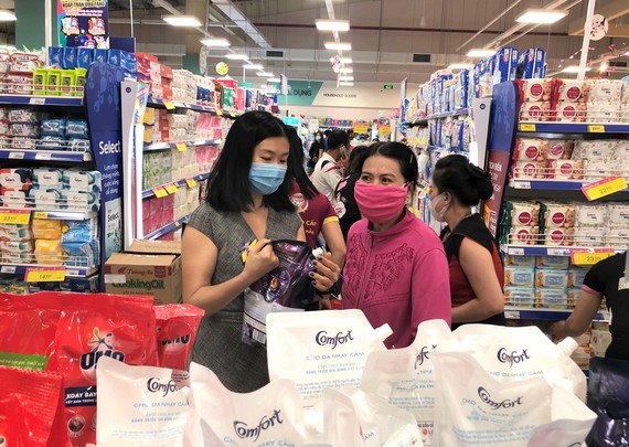Co.opmart ưu đãi đặc biệt khách hàng thành viên Khách hàng thành viên của Co.opmart được giảm giá mạnh khi mua hàng