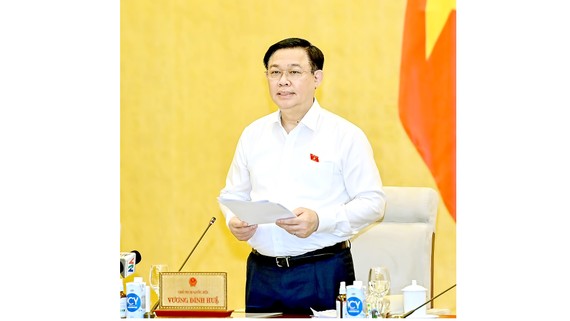 Bổ sung 14.620 tỷ đồng vào ngân sách phòng chống dịch Chủ tịch Quốc hội Vương Đình Huệ phát biểu bế mạc phiên họp. Ảnh: VIẾT CHUNG