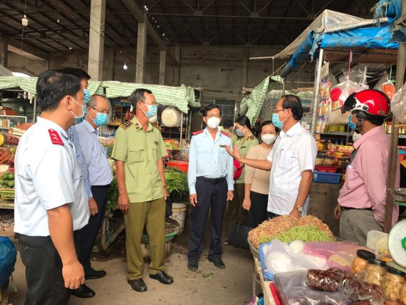 Miền Tây Nam bộ: Đảm bảo cung ứng hàng hóa an toàn chống dịch Các ngành chức năng tỉnh Hậu Giang kiểm tra tình hình dự trữ, cung ứng hàng hóa ngày 21-5