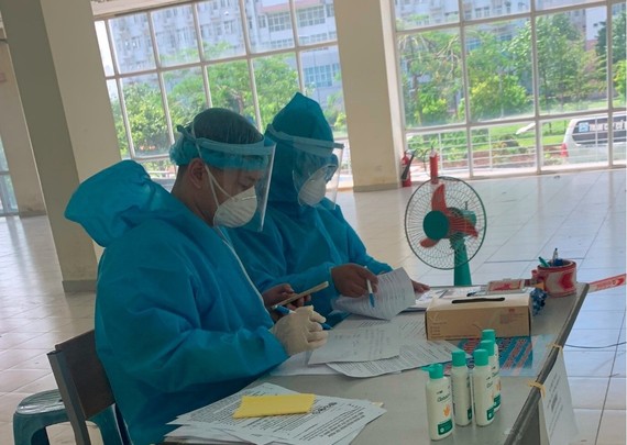 Vì sao 53 nhân viên Bệnh viện Nhiệt đới đã tiêm vaccine vẫn mắc Covid-19? |  Văn hóa - Đời sống | Báo Sài Gòn Đầu Tư Tài Chính