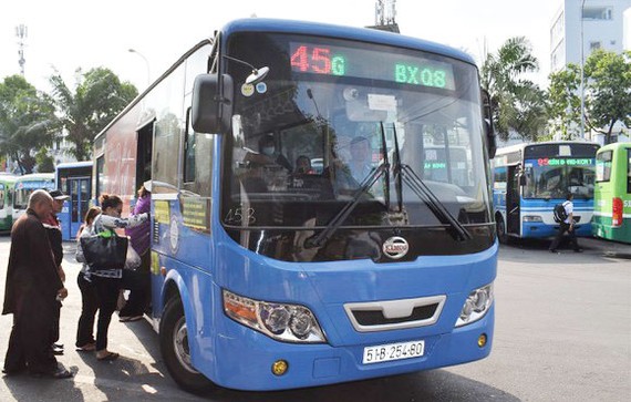 Từ 1-11, TPHCM cho hoạt động trở lại thêm 8 tuyến xe buýt Từ 5 giờ ngày 1-11, TPHCM đưa thêm 8 tuyến xe buýt hoạt động trở lại
