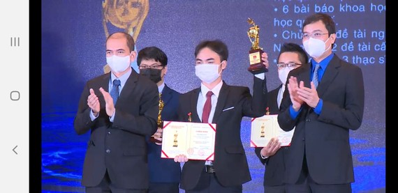 Lễ trao Giải thưởng Khoa học công nghệ Quả cầu vàng 2021