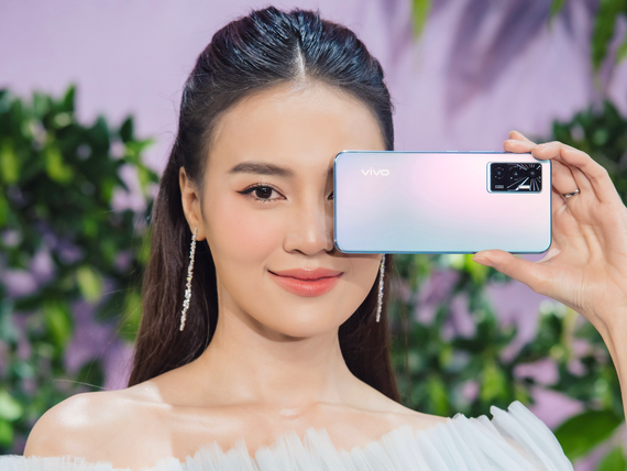 vivo V23e tập trung vào camera