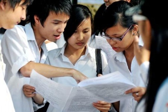 Học sinh THPT Việt Nam vẫn chịu áp lực nặng nề về thi cử