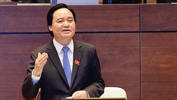 Bộ trưởng Phùng Xuân Nhạ cho rằng ngành giáo dục chỉ được trực tiếp chi 5% kinh phí dành cho giáo dục