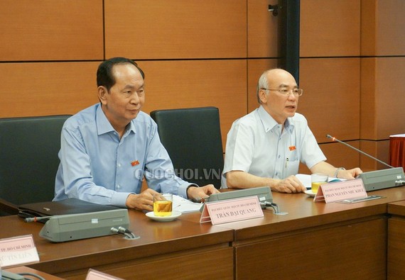 Chủ tịch nước Trần Đại Quang dự thảo luận tổ chiều 7-6