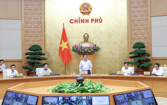 Thủ tướng Phạm Minh Chính chủ trì và phát biểu tại phiên họp Chính phủ thường kỳ tháng 7, sáng 3-8. Ảnh: VIẾT CHUNG
