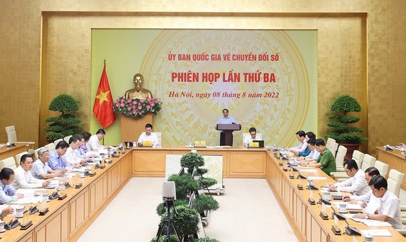 Thủ tướng Phạm Minh Chính, Chủ tịch Ủy ban Quốc gia về chuyển đổi số chủ trì phiên họp thứ ba của Ủy ban. Ảnh: VGP