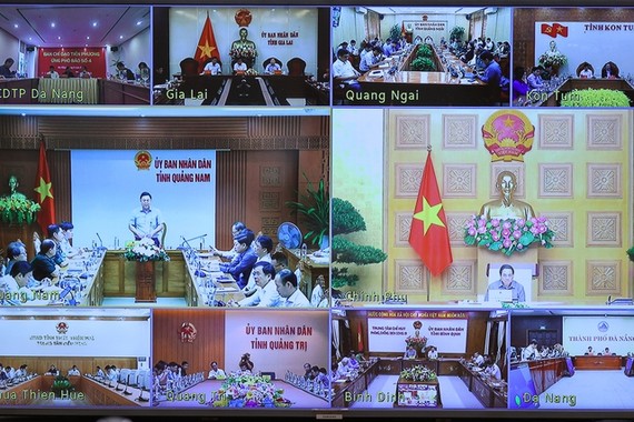 Thủ tướng Phạm Minh Chính chủ trì họp về khắc phục hậu quả cơn bão số 4. ẢNH: VIẾT CHUNG