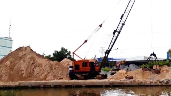Construction in Ca Mau province delayed due to increased sand price (Photo: SGGP)