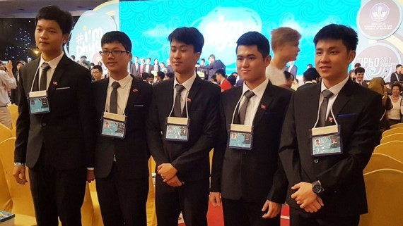 The winning students at the International Physics Olympiad (Photo: SGGP)